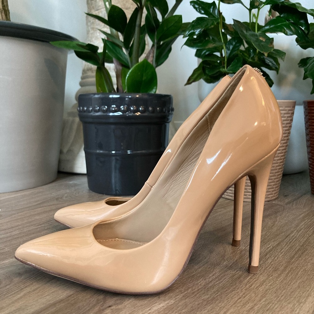 Hazel pointed toe heel